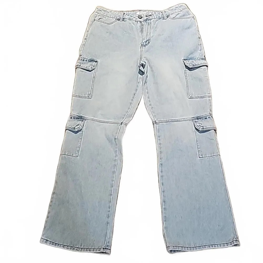 BBJ Straight Leg Light Wash Cargo Jeans Size 13/31
